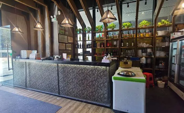 南山附近旺铺牛肉店转让,380平可容纳80-100人