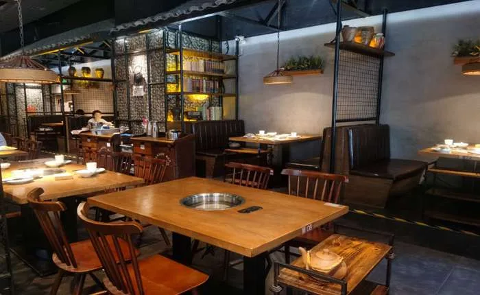 南山附近旺铺牛肉店转让,380平可容纳80-100人