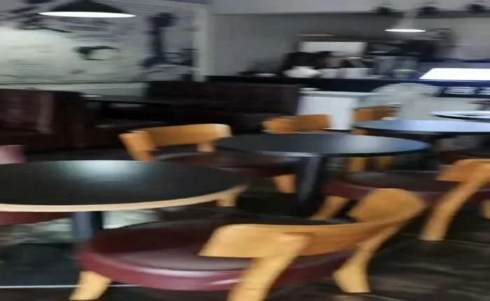 马鞍山地铁口铺面转让,套内75平左右店租6000,方便看房,空转