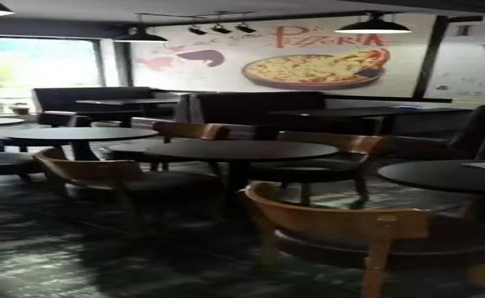 马鞍山地铁口铺面转让,套内75平左右店租6000,方便看房,空转