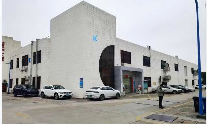 宝安区新桥街道黄埔社区厂房出租,三个园区厂房出租,1400-2100平