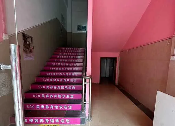 步涌商业街一楼二楼商业旺铺出租，面积400＋平方，精装修