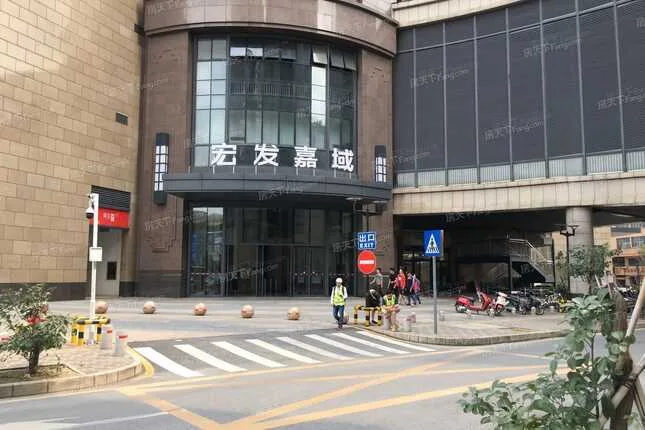 宏发嘉域高楼层89.44平3房2厅2卫实收价格330万，低于指导价102万