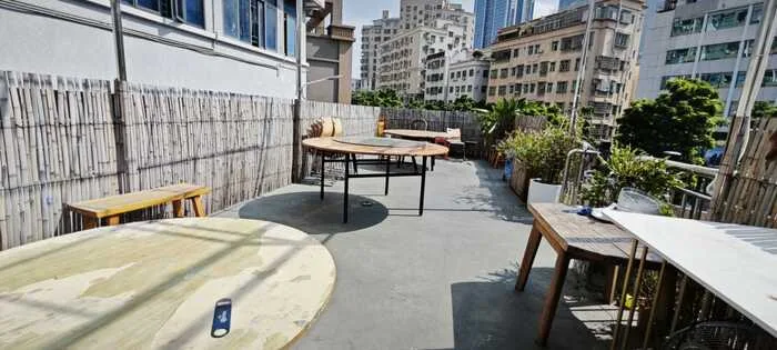 宝安上合烧烤店200平出租，外摆面积200平，小独栋二层楼