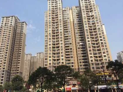 万科翡逸郡园127平精装4房680万元