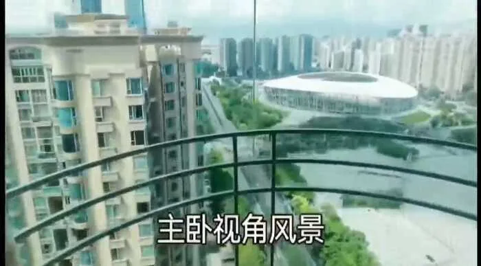 鸿荣源尚都二期,上下4层复式使用面积近500平8房，满五年