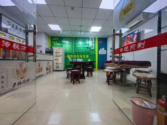 马安山地铁口黄金位铺转让，房租3500/月