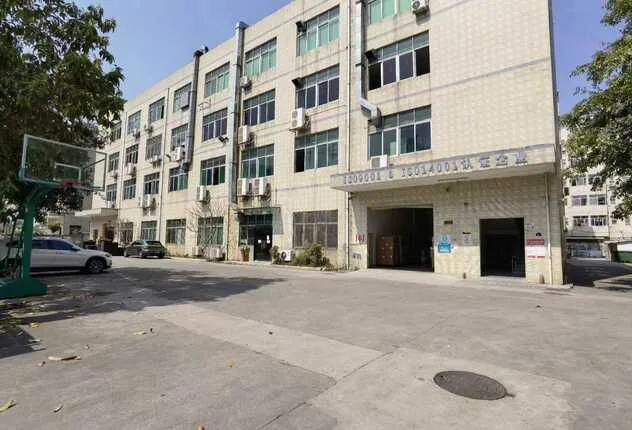 平湖华南城独门独院厂房招租：1-3楼招租可分割