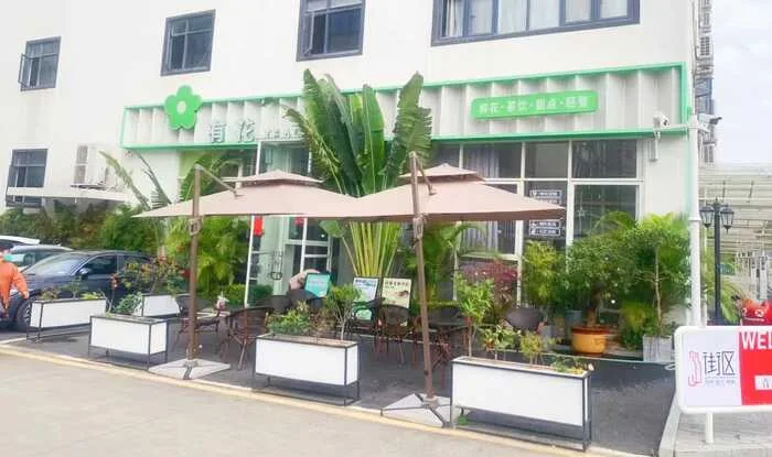 福永地铁口一楼商铺茶饮轻餐转让，租金8000