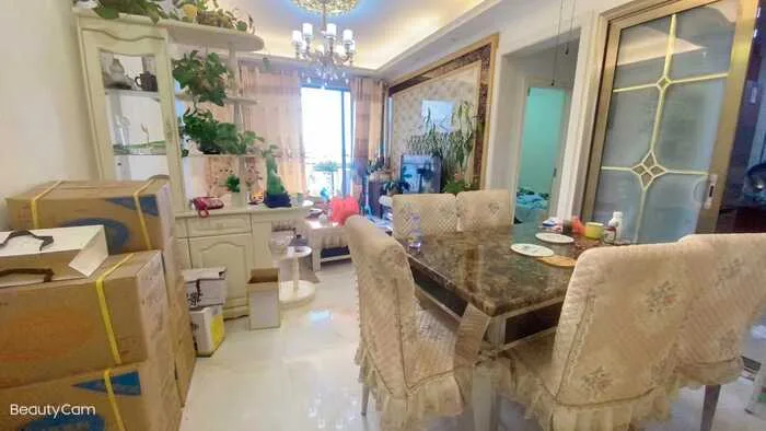 西荟城花园小区88平精装4房2厅2卫出售550万，满五唯一，配套齐全