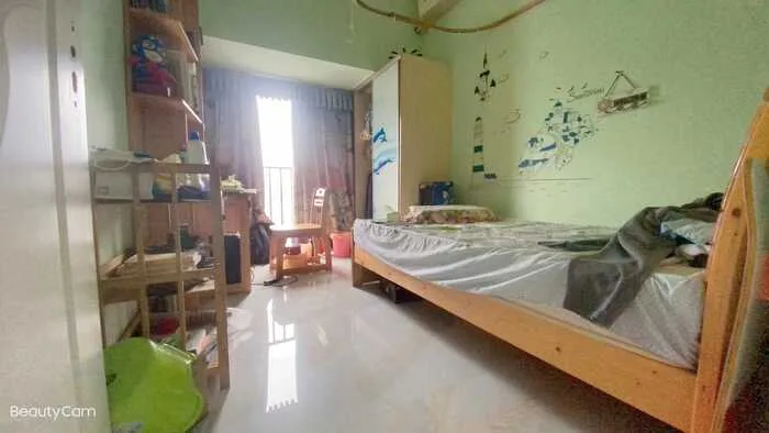 西荟城花园小区88平精装4房2厅2卫出售550万,满五唯一,配套齐全