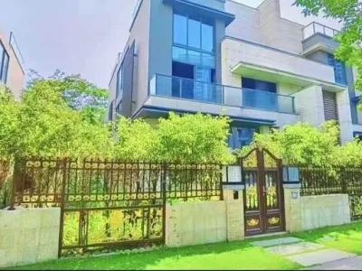 深圳光明金城大第花园豪华‮别大‬墅出售2180万