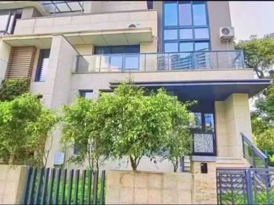 深圳光明金城大第花园豪华‮别大‬墅出售2180万