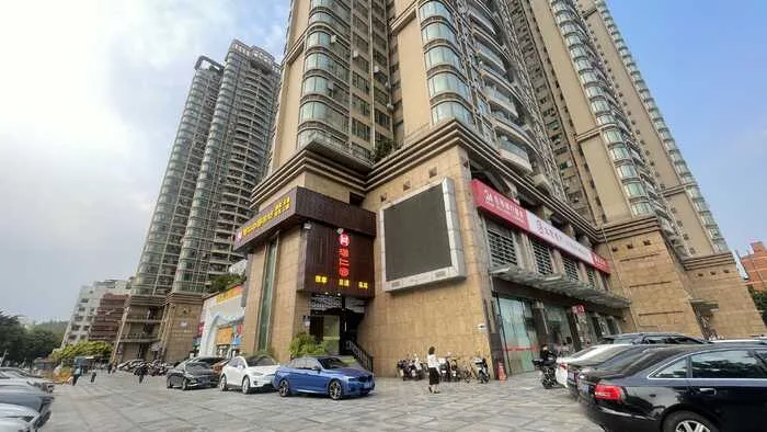 新安购物中心街铺招商105-2700平,可分租,层高6米,租金120元/平