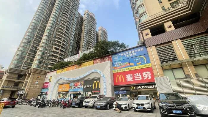 新安购物中心街铺招商105-2700平,可分租,层高6米,租金120元/平