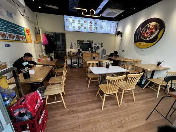 宝安区前进一路玖悦雅轩店面转租