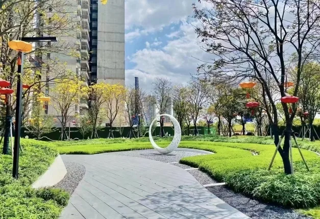 惠城区保利鹿江来多商圈环绕，满足生活娱乐需求