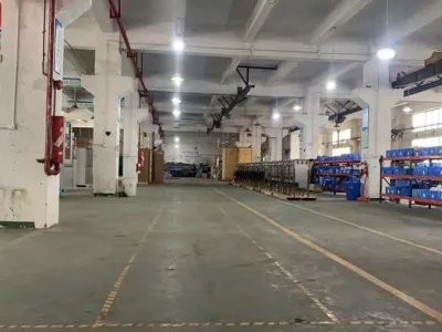 光明独栋厂房C栋1~3层面积9000㎡,优先整层可分层租,整租价格34
