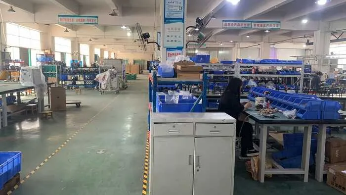 光明独栋厂房C栋1~3层面积9000㎡,优先整层可分层租,整租价格34