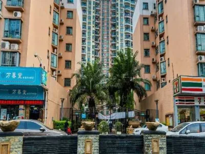 鸿荣源豪宅《丽景城》97平米三房两厅两卫，满五年唯一住宅，学位可用，现在530万