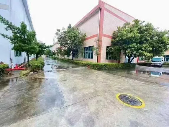 观澜地铁口独院厂房出租35000平，适合仓储！物流！设备等行业！