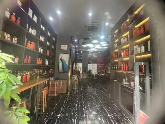 沙井万丰现成酒庄转让80平，月租金3500