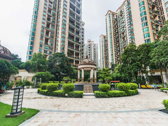 深圳市宝中豪宅降130万,鸿荣源尚都5房满五唯一，仅售1368万。