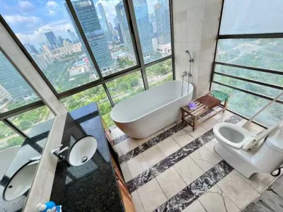 深圳湾豪宅【君汇新天】顶楼复式直降500万,七房三厅四卫业主诚心放卖7100万