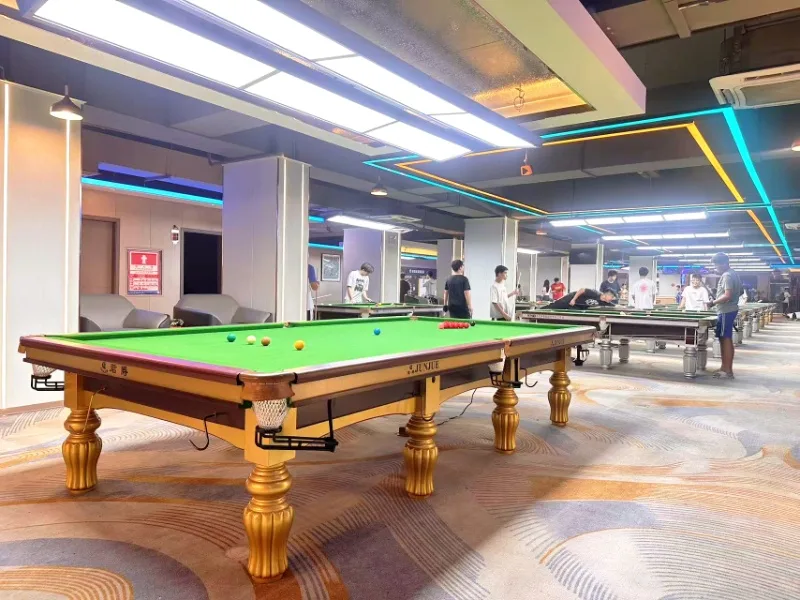 宝安新安盈利台球俱乐部转让，1200平5.4万