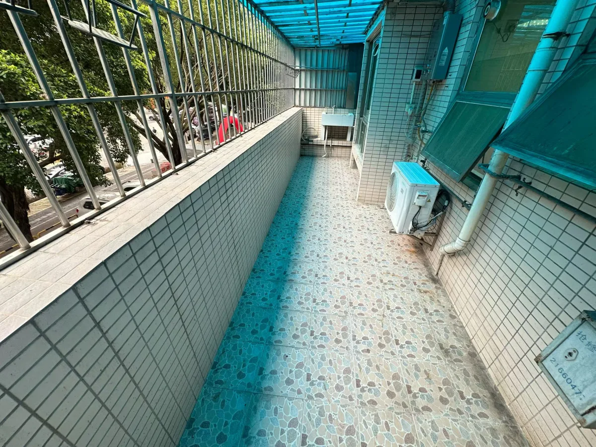 沙井田沁苑小区2房，大阳台2300元