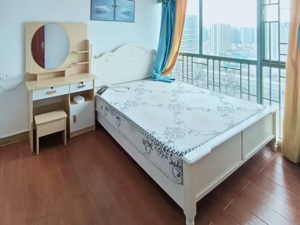 中心名座106㎡4房1卫全齐4500