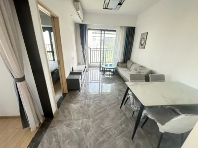 鹏展汇花园两房朝南出租价格3300元
