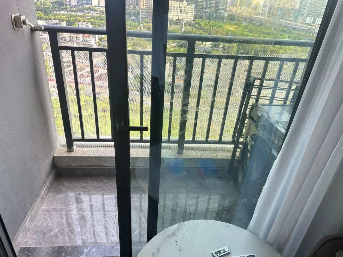 鹏展汇花园两房朝南出租价格3300元