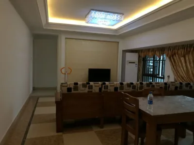 万科翡逸郡88平精装三房，家私齐全4200出租
