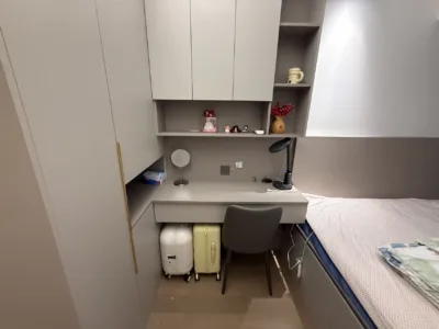海岸城84平三房5300