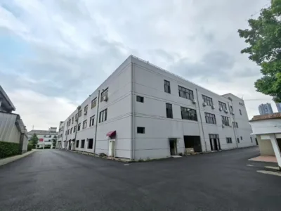 沙井地铁口楼上厂房出租1000～3000平方米，租金26元/平方米 ​