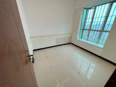 新沙路上寮公园旁两房一厅,拎包即住,业主急租2000元