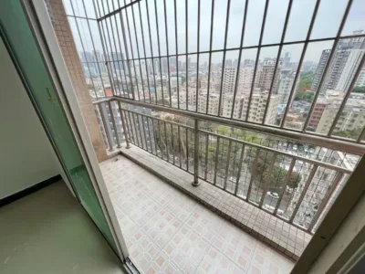 新沙路上寮公园旁两房一厅,拎包即住,业主急租2000元