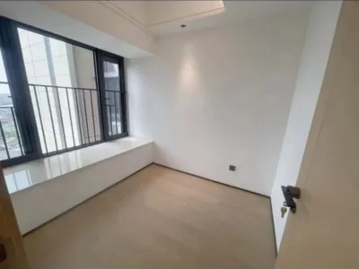 海岸城玺园99平大三房出租5200