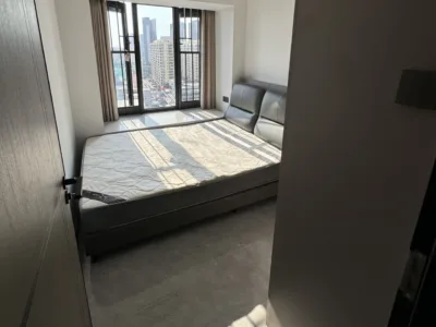 万丰海岸城95平三房两卫5800可谈，采光超好，全屋定制