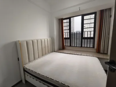 清平华府83平三房一卫拎包入住出租4300/月，随时看房