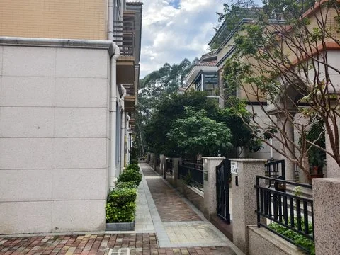 洪田花园独栋别墅，带院子+地下车库，6房3厅5卫1.35W